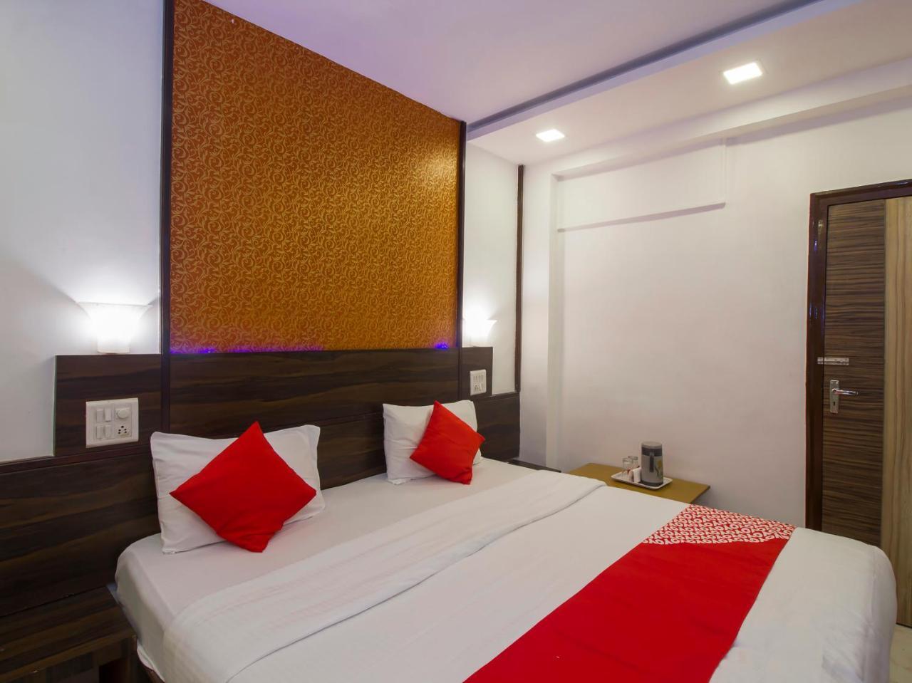 Oyo Flagship 19825 Hotel Panchratna 潘韦尔 外观 照片