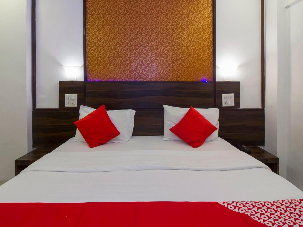 Oyo Flagship 19825 Hotel Panchratna 潘韦尔 外观 照片