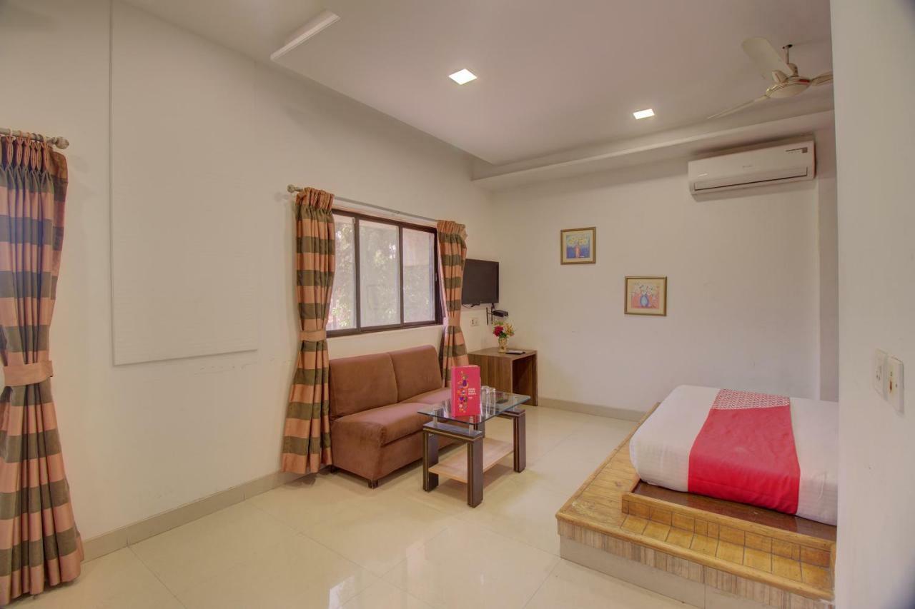 Oyo Flagship 19825 Hotel Panchratna 潘韦尔 外观 照片