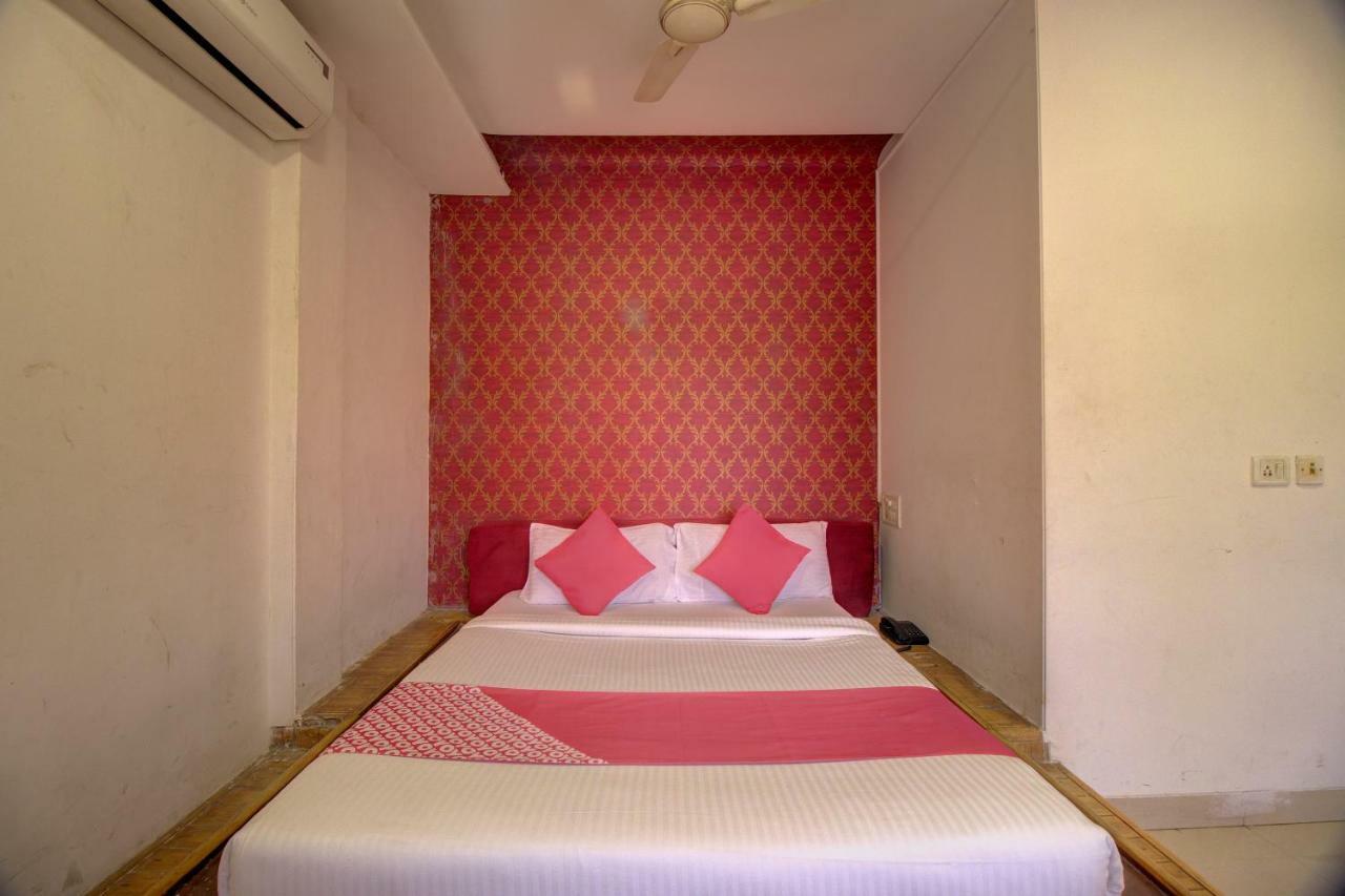 Oyo Flagship 19825 Hotel Panchratna 潘韦尔 外观 照片